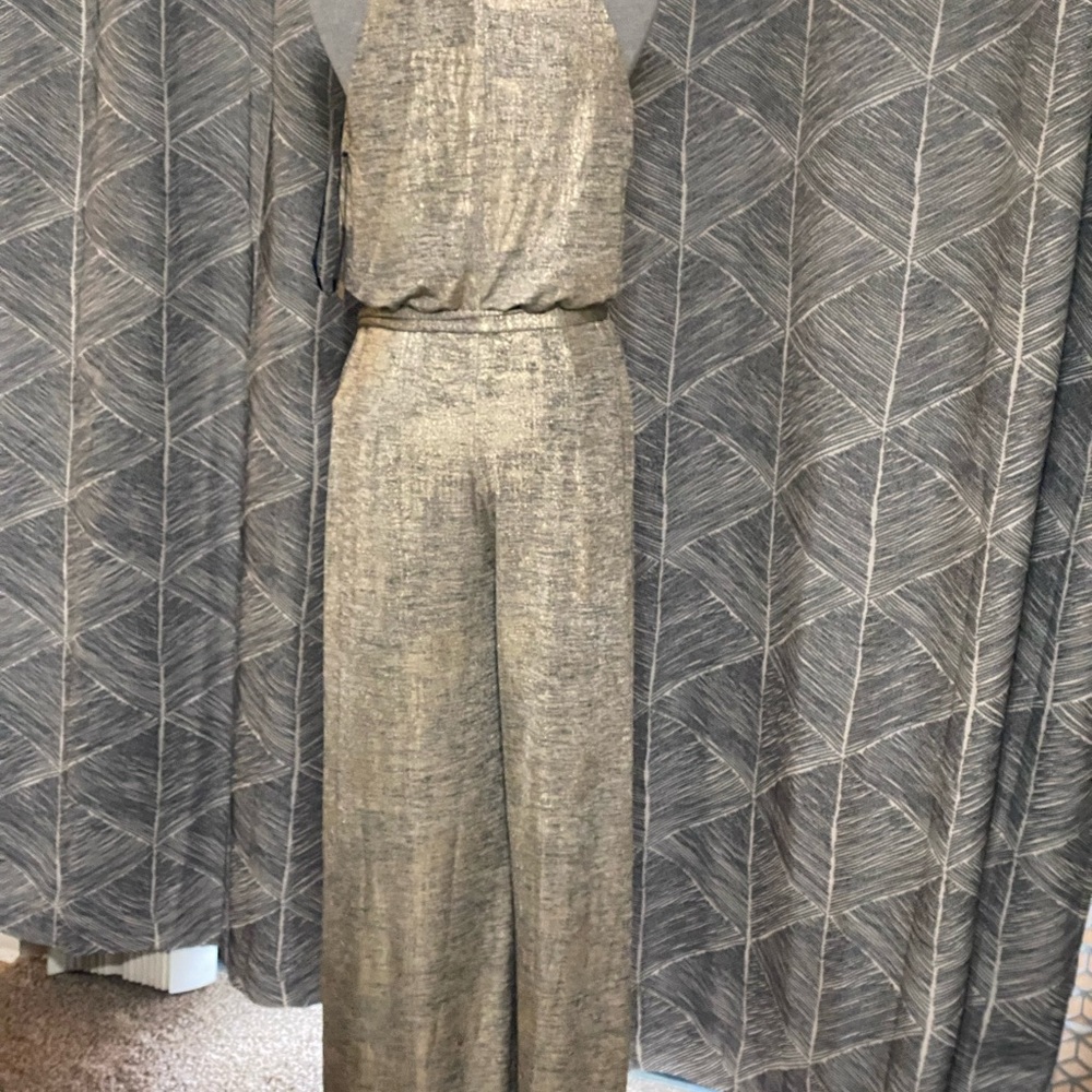 Vince Camuto Gold Jumpsuit, NWT, size 10